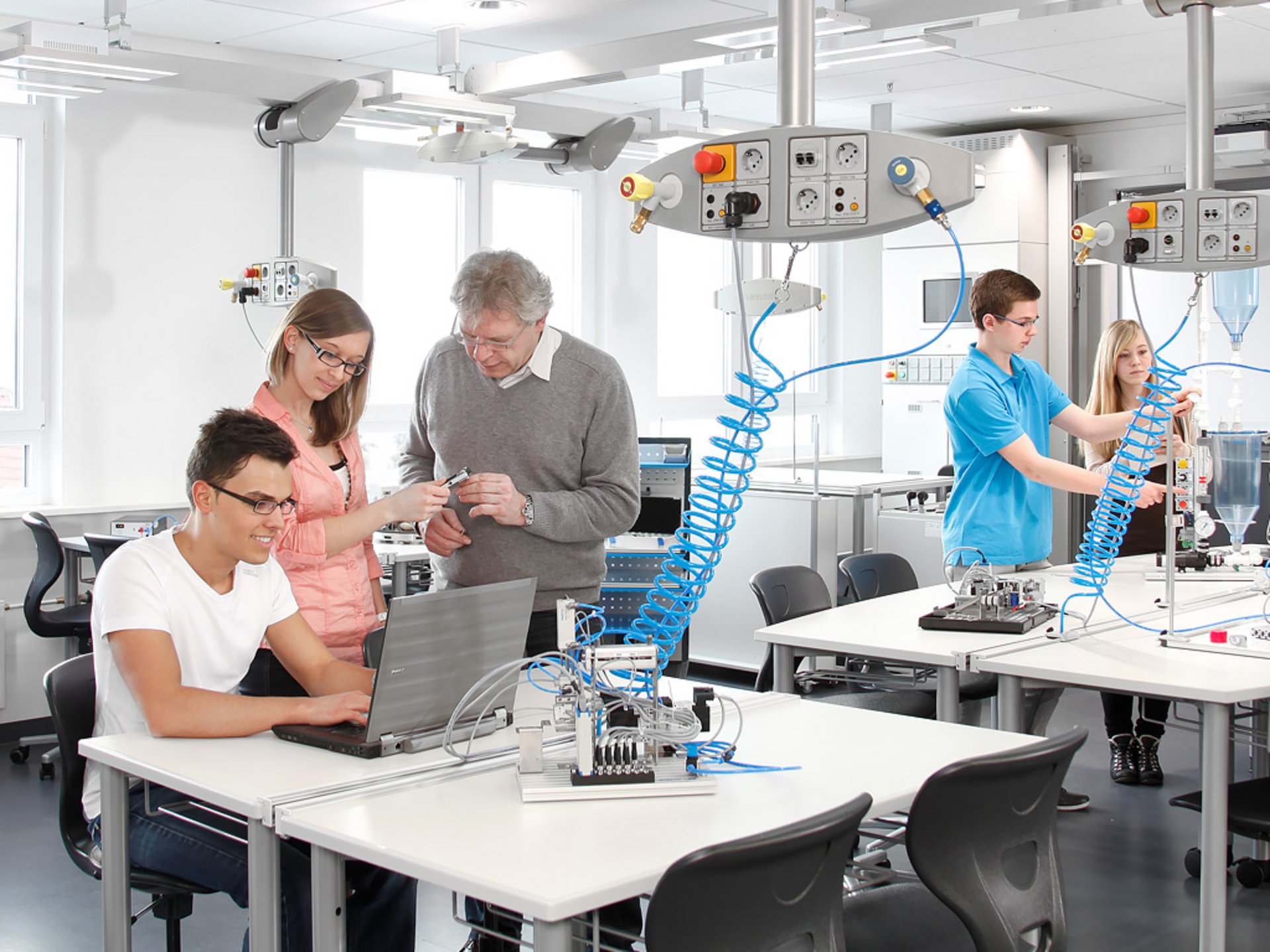 NAWIS salle de classe de sciences naturelles