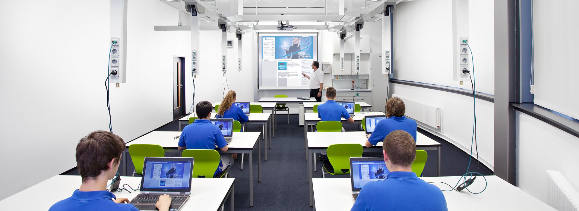 Image: Powerlift room with laptops